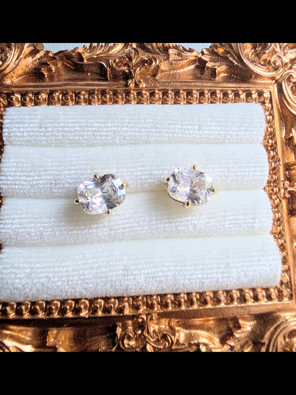 Weekend SALE! ⚜️CZ Stud Earrings In Gold Tone Setting - diamond Style - 1cm ⚜️
